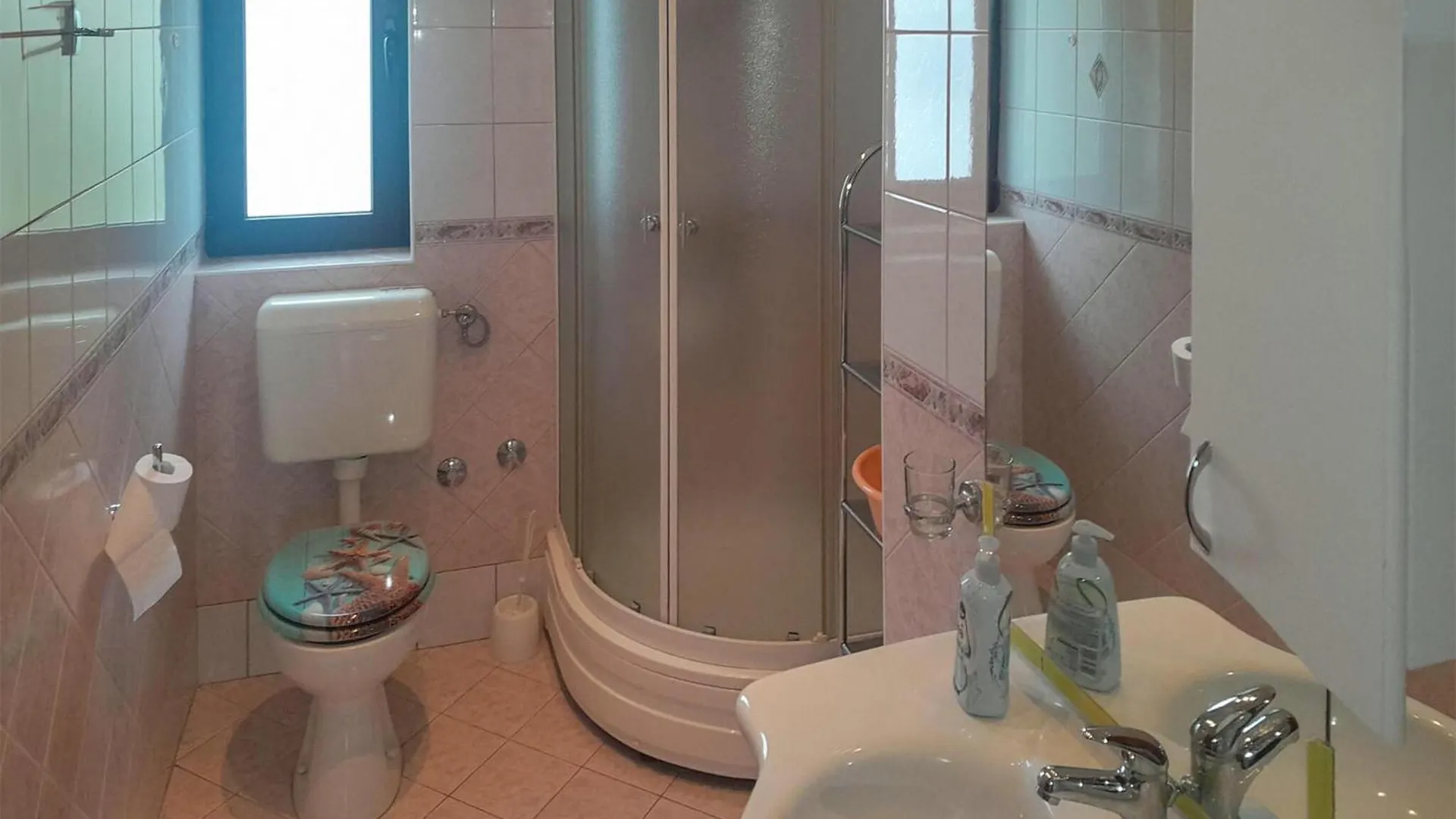 3 Bedroom Gorgeous Apartment In Jadranovo