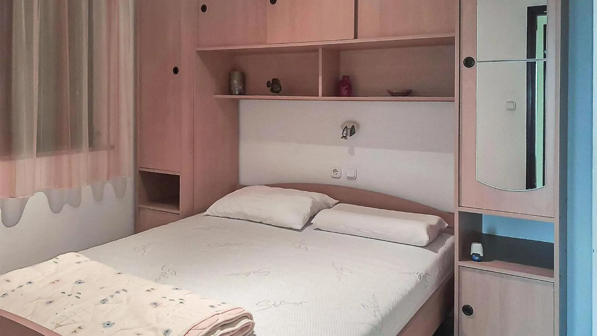 3 Bedroom Gorgeous Apartment In Jadranovo